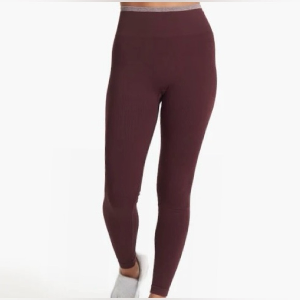 New With Tags Vuori Helix Seamless Legging Cerise Medium NWT